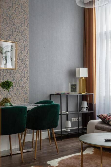 Chic, Captivating Space Budapest Exteriör bild